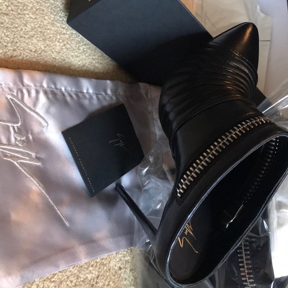 Designer Slide Heels (BRAND NEW!!! NEVER WORN!!!) - Picture 7 of 7